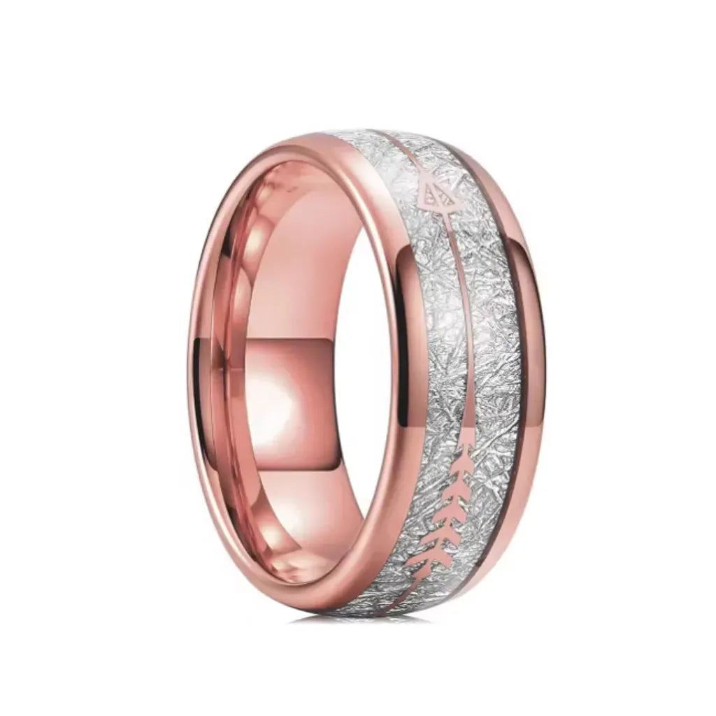 Bague Egil en acier inoxydable coloris doré rose avec flèche cuivrée et insert imitation météorite silver – style celtique moderne pour homme.