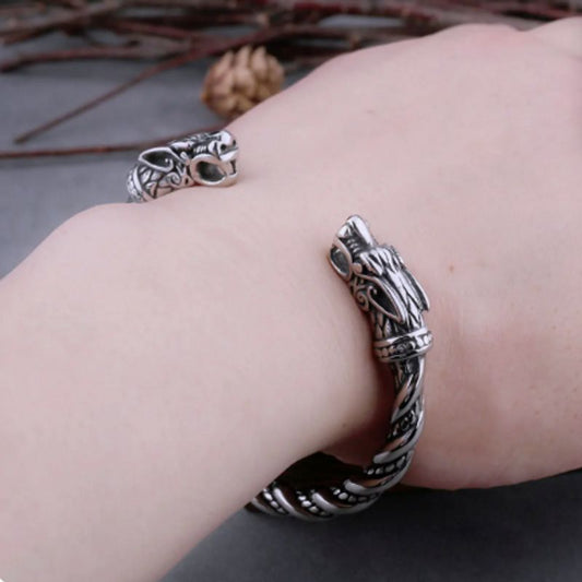 Bracelet torque viking avec têtes de dragon nordique en acier inoxydable - jonc ouvert torsadé sur poignet d'homme - manchette de coloris argent
