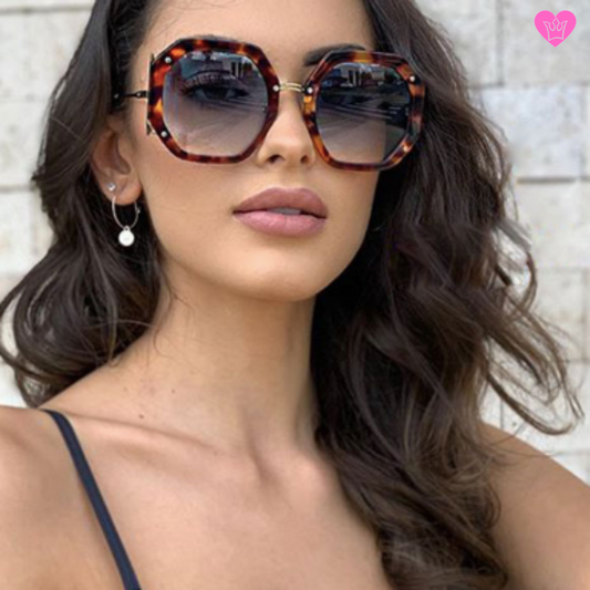 Lunettes de soleil femme design avec monture octogonale aux verres surdimensionnés anti-UV