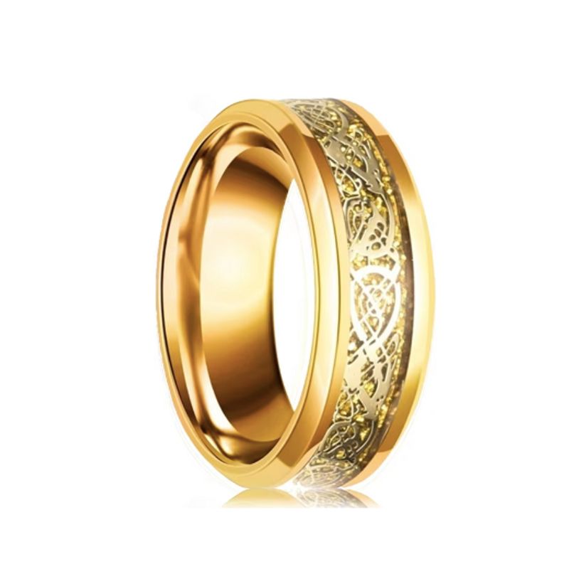 Bague dragon celte pour homme en acier inoxydable, anneau présenté, dressé sur un fond tout blanc – coloris or.