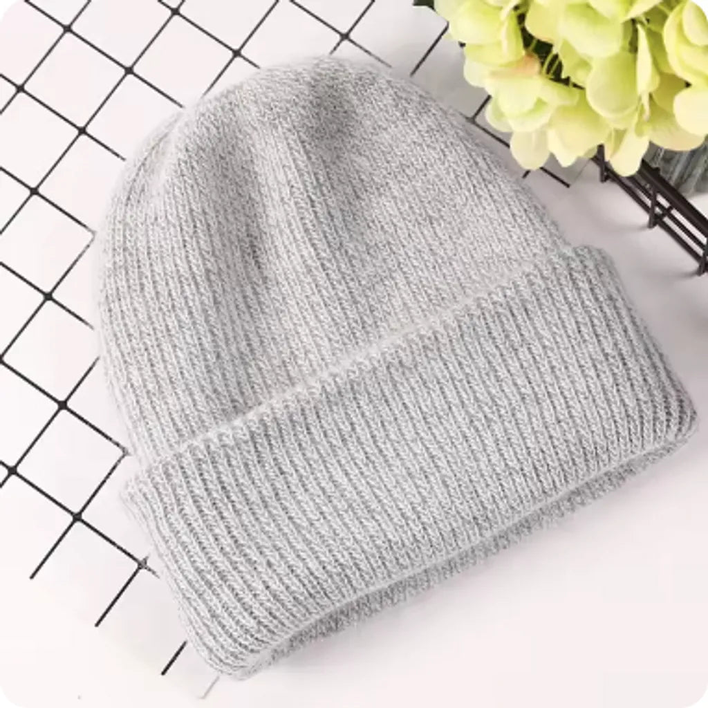 Bonnet Aussois casual cool en laine mélangée, angora et acrylique – coloris gris clair.