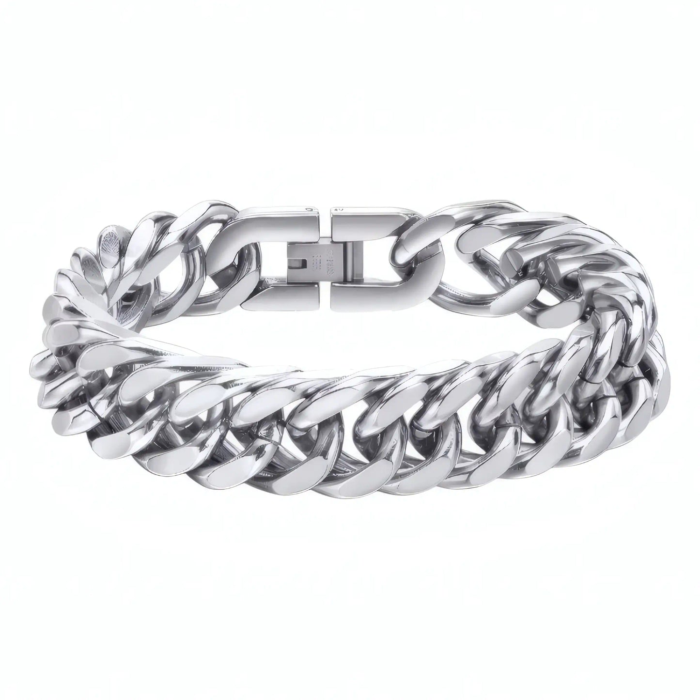 Bracelet maille cubaine 15 mm en acier inoxydable poli sur fond blanc neutre