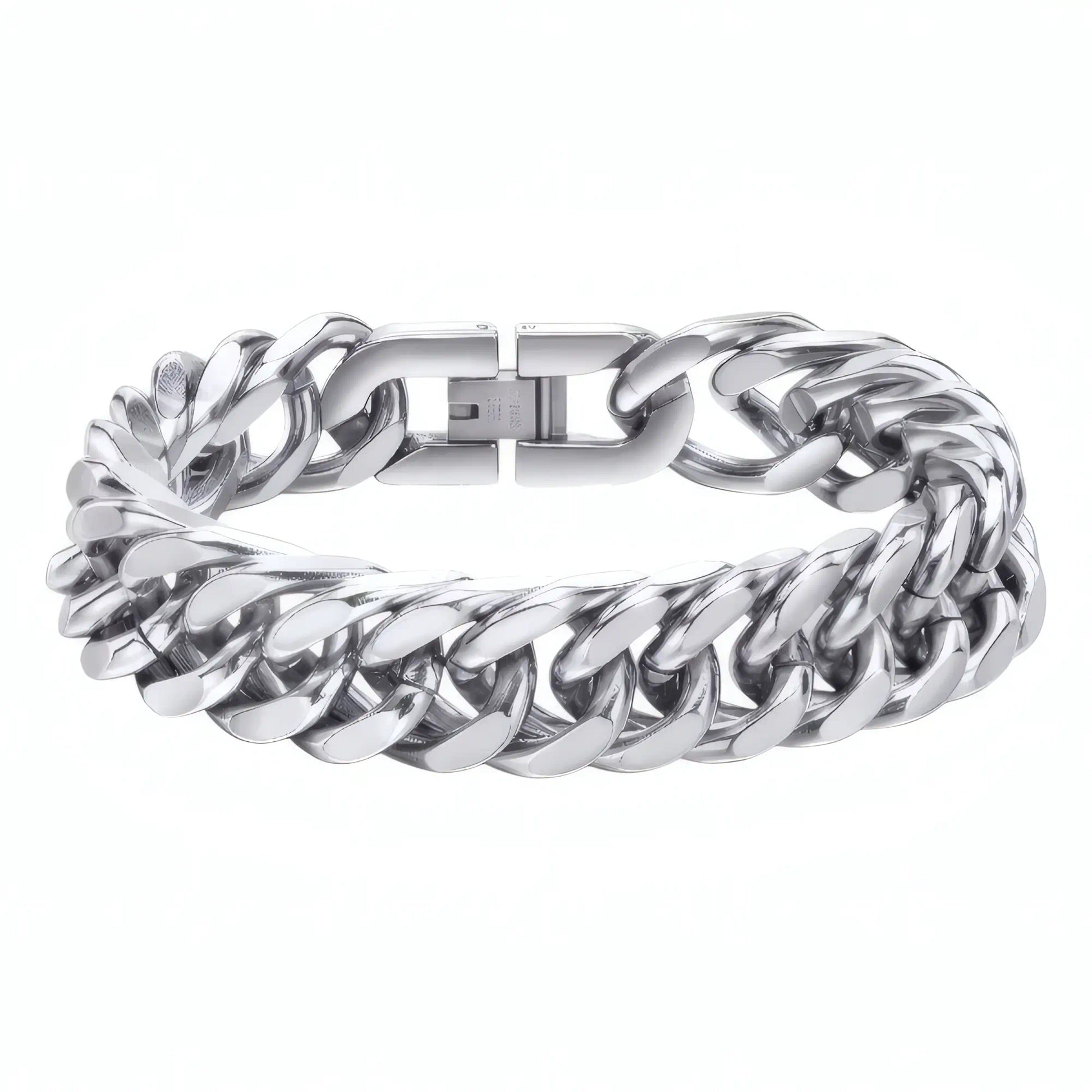 Bracelet maille cubaine 15 mm en acier inoxydable poli sur fond blanc neutre