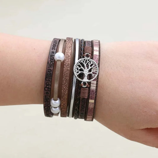 Bracelet arbre de vie en cuir microfibre marron, symbole intemporel, style moderne et spirituel, bijou tendance pour femme.