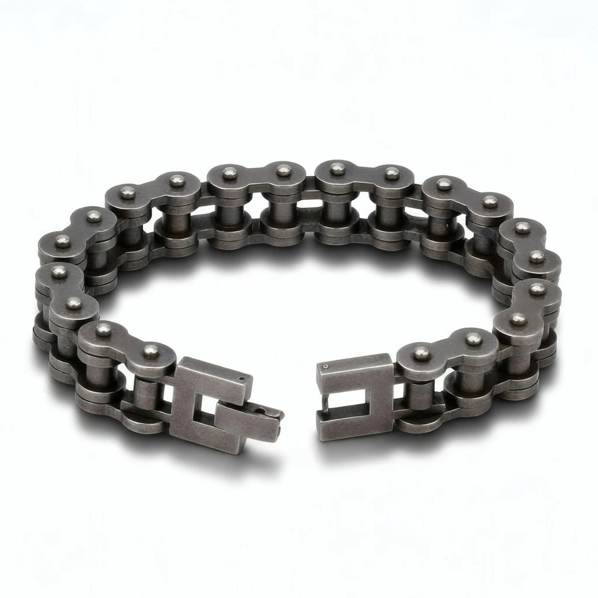 Bracelet chaîne moto en acier rétro Kardan ouvert montrant la structure de son fermoir cliquet sécurisé.