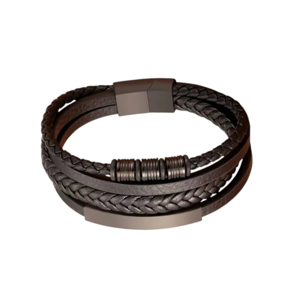 Maîtrise des matières. Le bracelet Equinox cuir noir multi-rangs opte pour l'intensité d'une finition en acier noir intégral pour un design épuré.