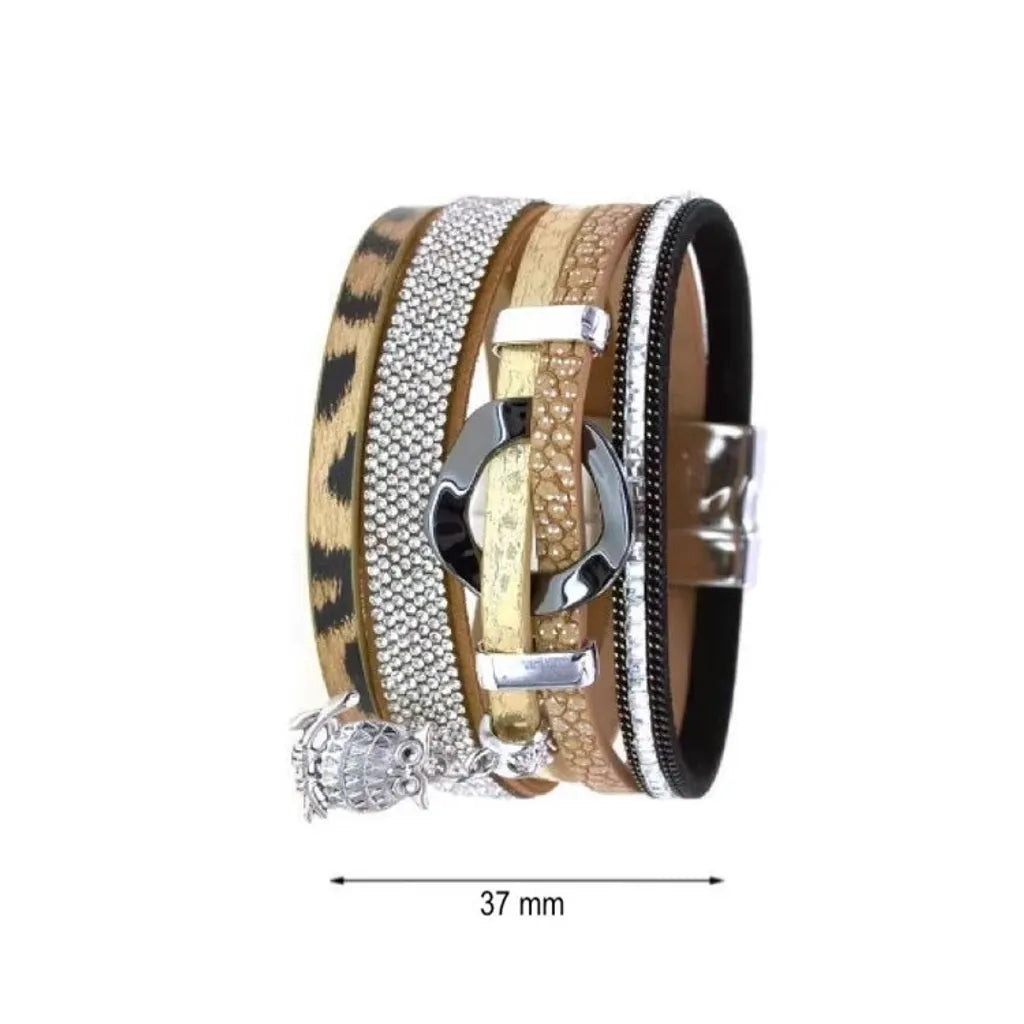 Bracelet Hibou multi-rangs en cuir microfibre, profil : largeur 37 mm, bande léopard discrète, strass, breloque hibou argentée.