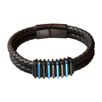 Gros plan finition exclusive. Le bracelet Link cuir tressé noir et ses segments modulaires noir et bleu. L'alliance de la couleur et de la structure d'assemblage.