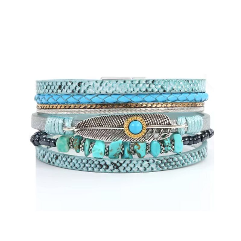 Bracelet plume de Quetzal, wrap bohème pour femme avec perles en pierre, multilanière en cuir PU au motif peau de serpent – coloris bleu turquoise.