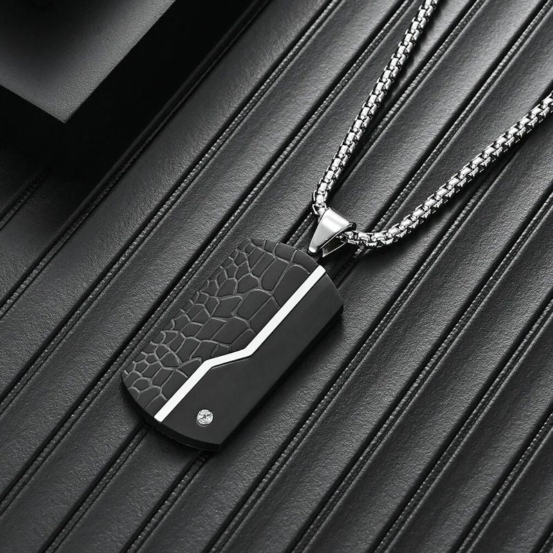 Collier avec chaine plaqué platine et pendentif plaque en acier inoxydable avec Zircone blanc - couleur argent et noir