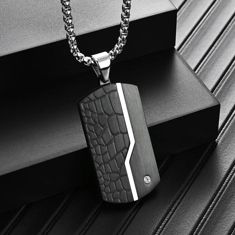 Collier Pendentif avec Chaine Argenté et Plaque Rectangle en Acier