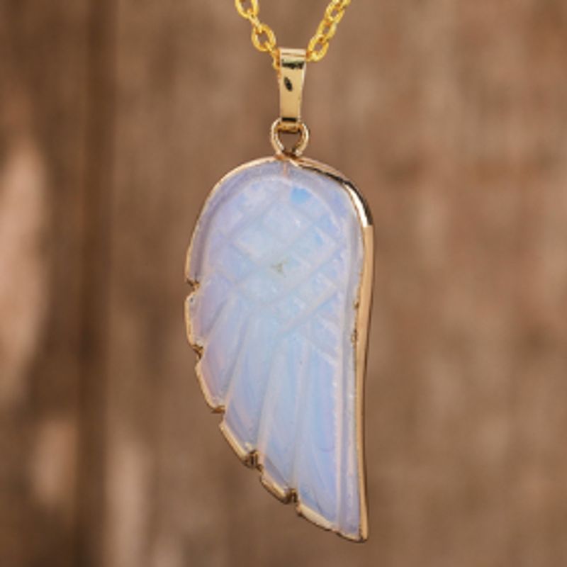 Collier avec pendentif aile d'ange en plaqué or et pierre de lune naturelle pour femme