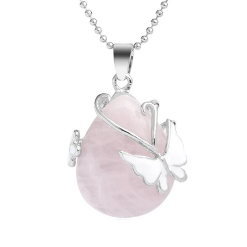 Collier avec pendentif goutte d'eau avec papillon et fleur plaqué platine - pierre naturelle Quartz de couleur rose - chaine à bille argenté