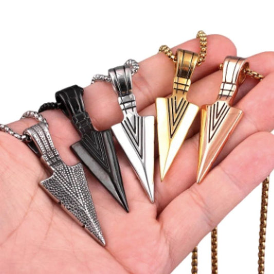 Collier triangle avec pendentif fer de lance et chaine en acier inoxydable - cinq coloris aux choix, or rose, argent, noir, gris et or