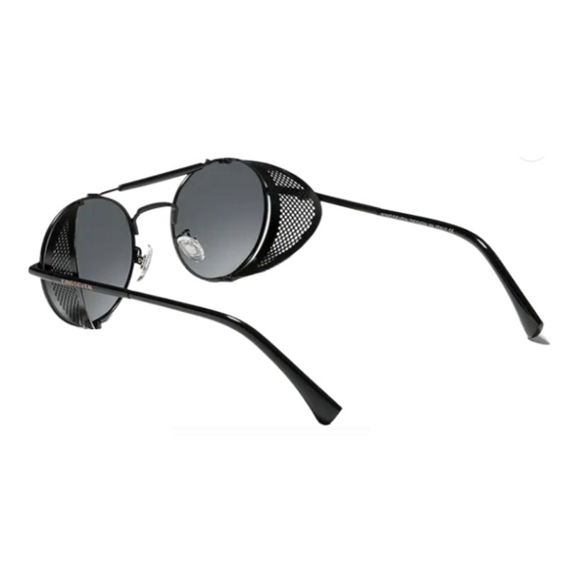 Vue arrière d'une paire de lunettes de soleil rétro unisexe de forme ronde style steampunk avec boucliers latéraux rabattables en acier inoxydable - verres polarisés gris - coloris noir