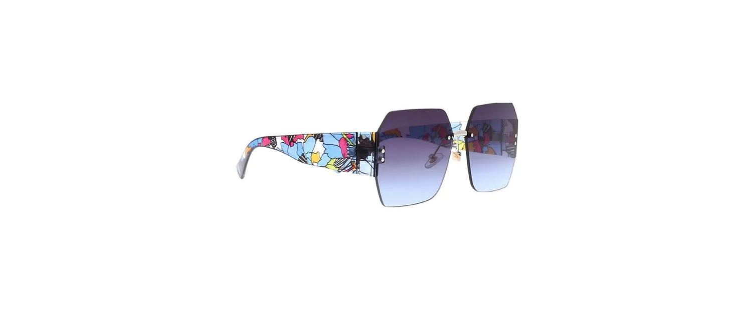 Lunettes de soleil géométriques en vue de profil, avec une monture florale et des branches détaillées. Le style floral et la forme audacieuse ajoutent une touche sophistiquée à ces lunettes modernes.