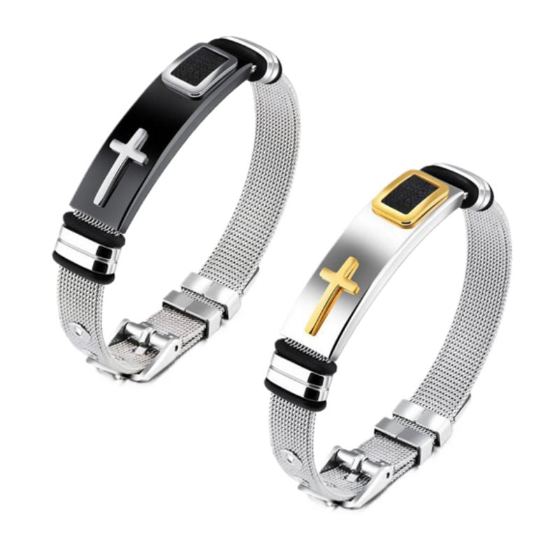 Vue sur deux bracelet avec croix latine reposant sur leur boucle ardillon - sangle à maille milanaise en acier inoxydable - coloris croix argent ou or