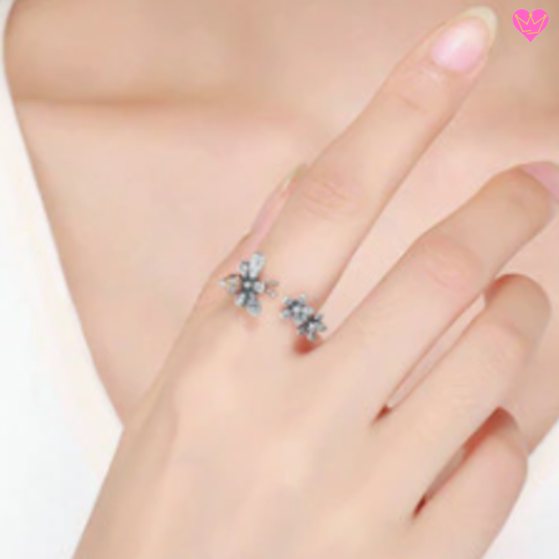 Belles de Nuit Silver Bee Ring for Women