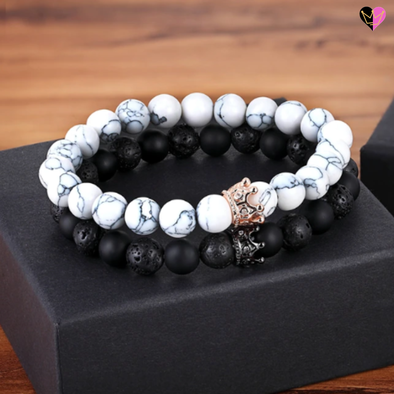 Bracelet unisexe perles pierres onyx, lave et howlite noire et blanche avec couronnes or rose et noire