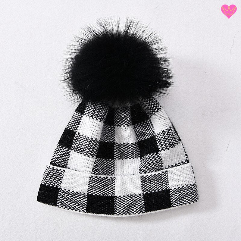 Bonnet hemavan à carreaux pour femme tricoté en laine cachemire et acrylique avec pompon amovible - coloris noir et blanc