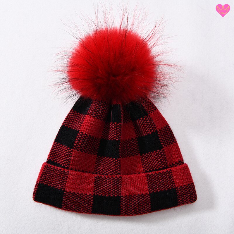 Bonnet hemavan à carreaux pour femme tricoté en laine cachemire et acrylique avec pompon amovible - coloris rouge et noir