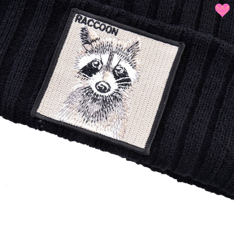 Bonnet raton laveur avec broderie motif raccoon de face - bonnet en laine acrylique et coton pour femme